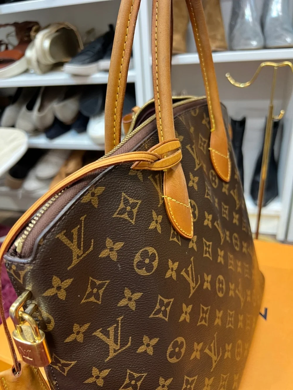 ๐ฅ๐ฅ Louis Vuitton Lockit Bag with leather interior and COA - Picture 11 of 17